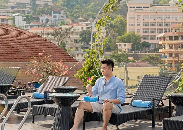Khách sạn Grand Fleuve Boutique Hạ Long